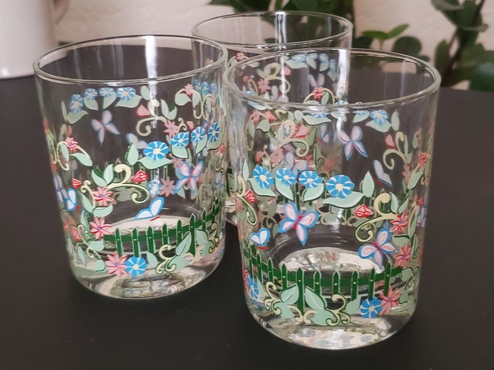 Verres: 3 verres au décor printanier – D'occasion à Rennaz par La_malle_du_dauphin