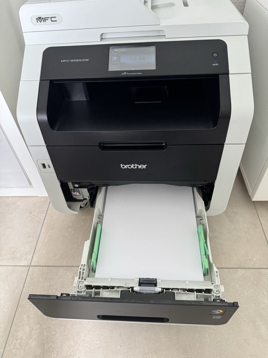 Brother Stampanti: Brother MFC-9330CDW Multifunktionslaserdrucker – Usato da Rotkreuz venduto da Servette1 1