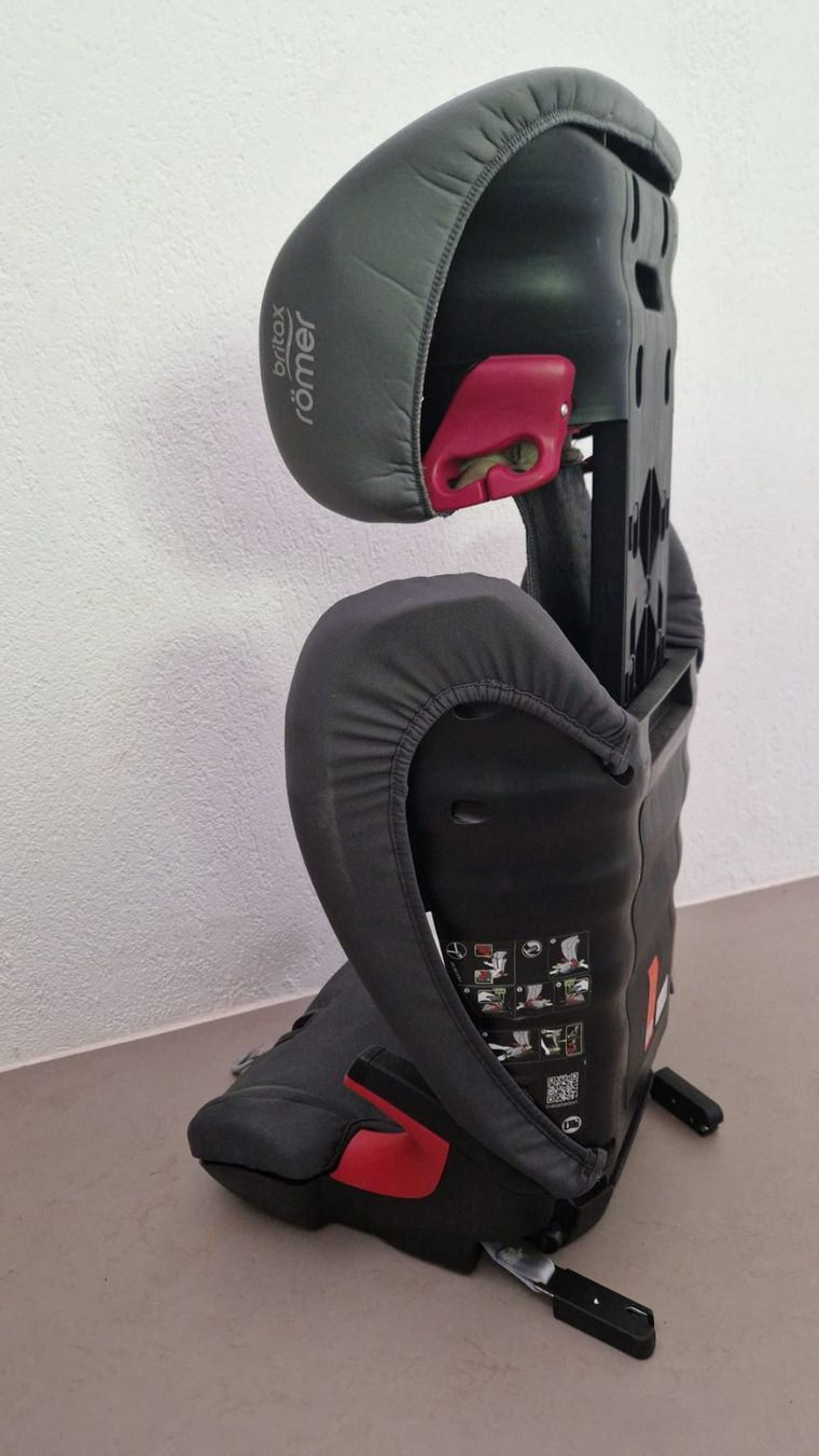 Britax Römer Seggiolini per auto: Britax Römer Kindersitz KIDFIX SL – Usato da Killwangen venduto da FamilieRudaz 3