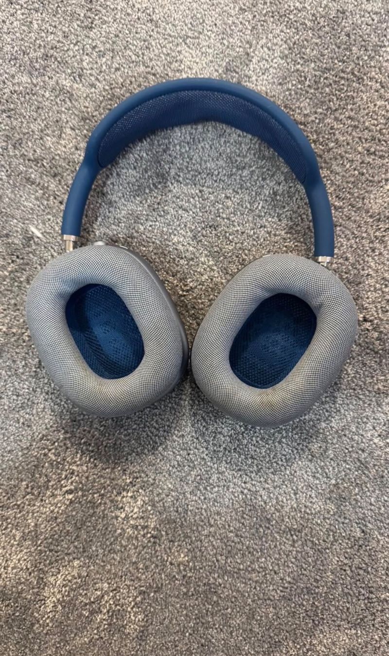 Apple Cuffie: Casque Apple AirPods Max bleu  bon état – Usato da Villeneuve VD venduto da lar_8jtd 2