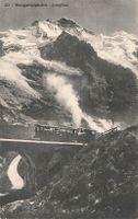 Wengen (BE) – Dampfbahn der Wengernalpbahn am Fuß Jungfrau