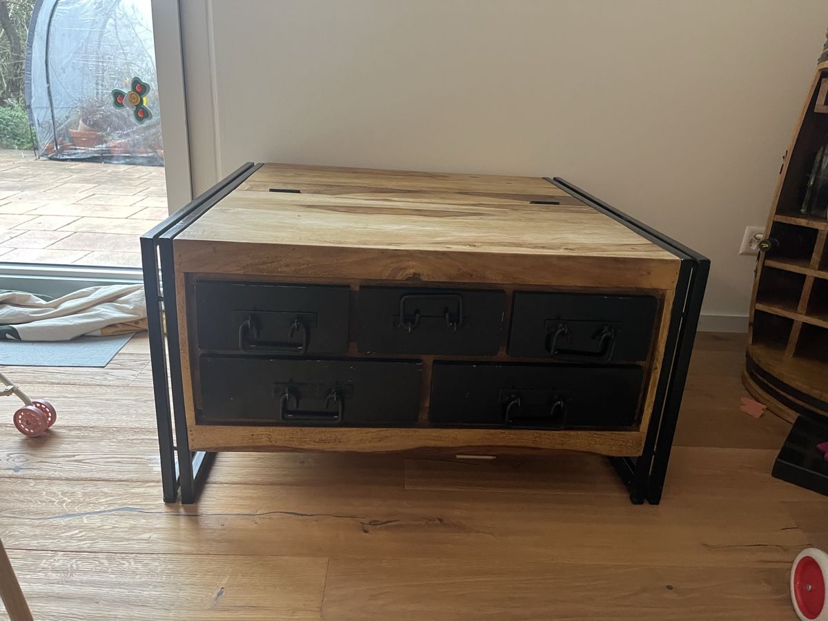 Tavoli: Couchtisch (Holz/Metall) – Usato da Liestal venduto da Xenias01