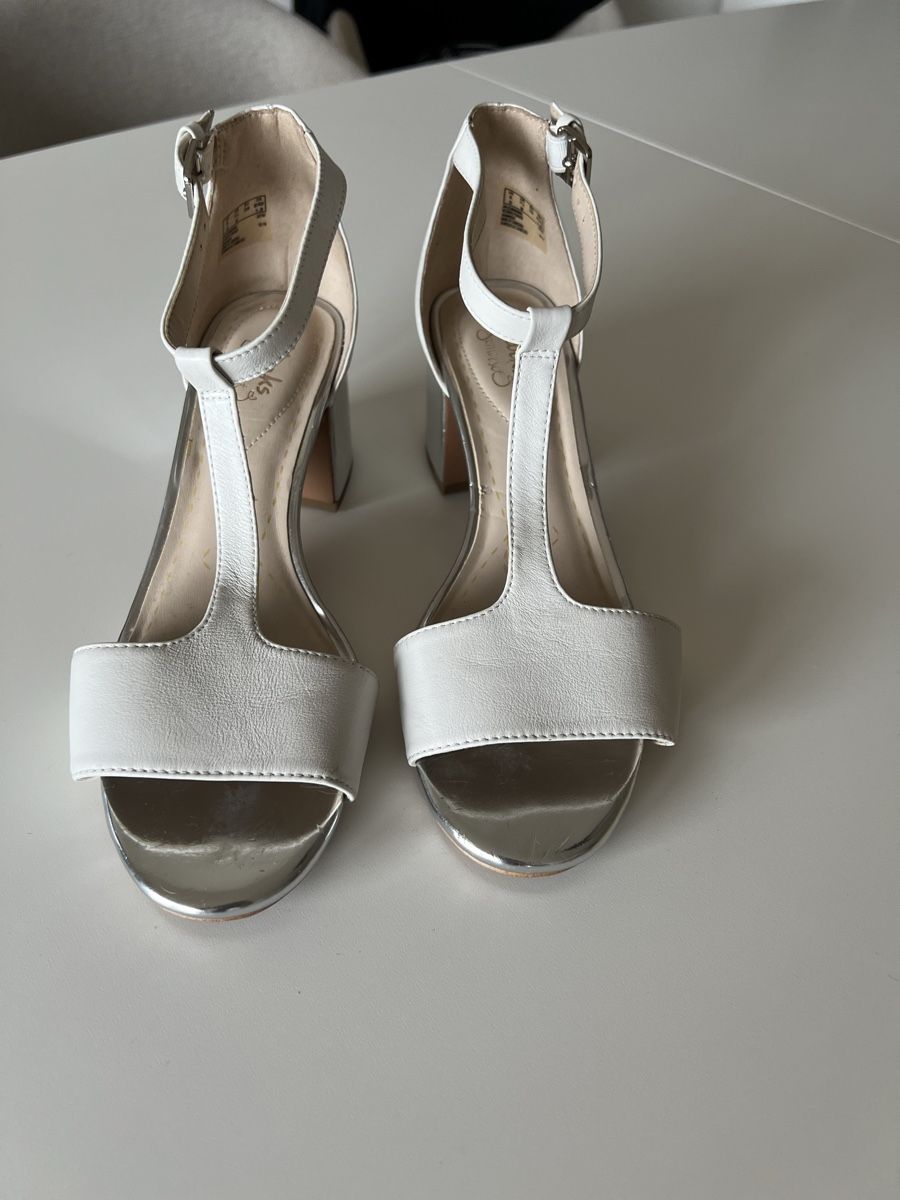 Scarpe da donna: Sandalen Gr 38 (Silver/Baige) – Usato da Basel venduto da Ksjusha 1