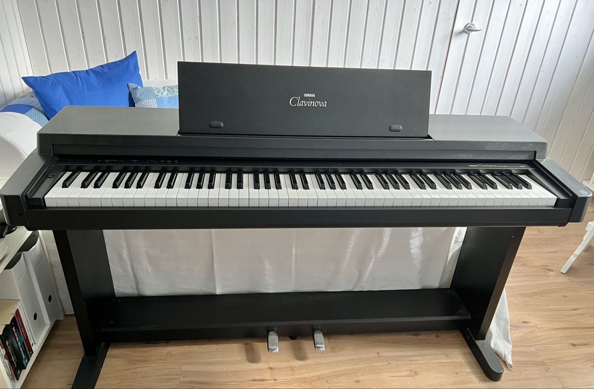Yamaha Musikinstrumente: Yamaha Clavinova CLP 350 – Gebraucht aus Sirnach von Adikrevo