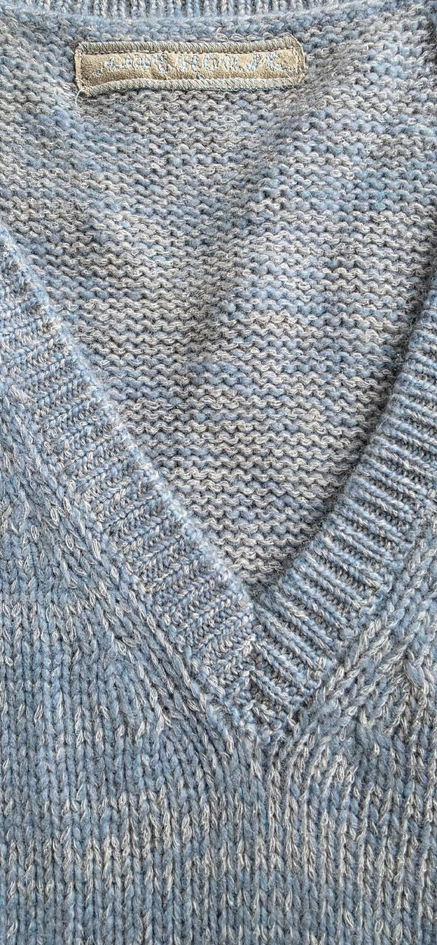 Top: Top/Débardeur 100% cachemire bleu clair – Usato da Yverdon-les-Bains venduto da van_dq65 3