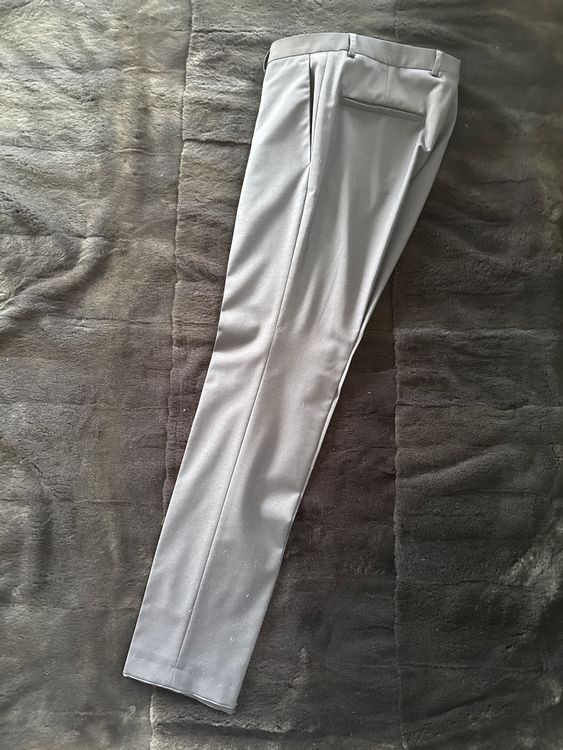 Hugo Boss Costumes: Eleganter Anzug Hugo Boss, Dunkelblau, Top Zustand, Gr. 44 – D'occasion à Widen par Nr1astrid 1