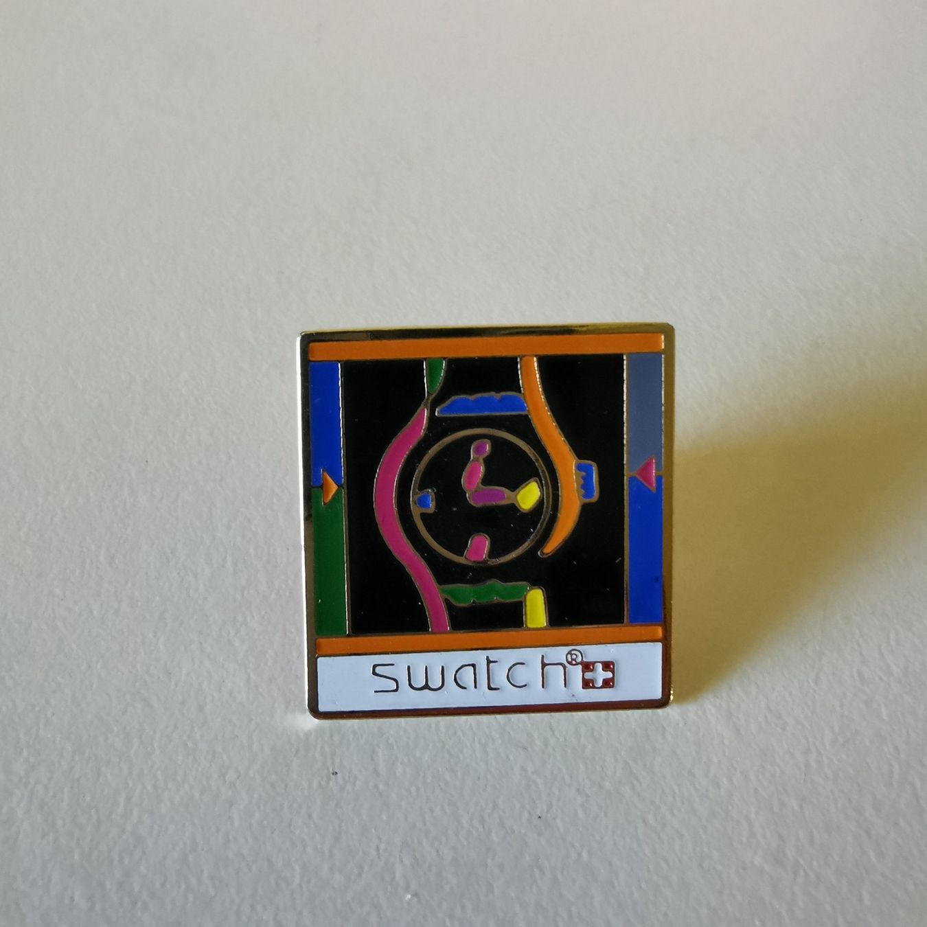 Swatch Broches & Aiguilles: Pin's Swatch – Neuf (Voir description) à Les Verrières par Bordon