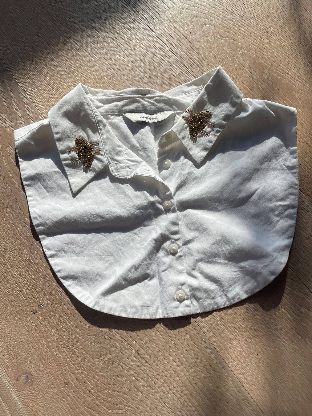 Tchibo Blusen: Blusenkragen mit Bienen – Gebraucht aus Lugnorre von design98