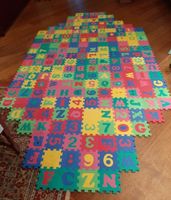 Bodenmatte Puzzle Buchstaben und Zahlen Schaumstoff