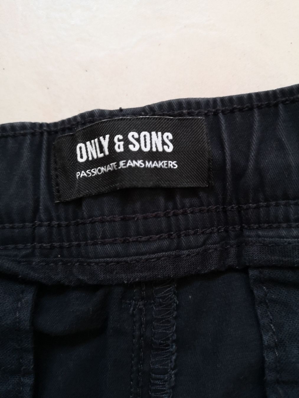 Only Pantaloni: Pantalon Only & Sons – Usato da CORMINBOEUF venduto da savaja 1