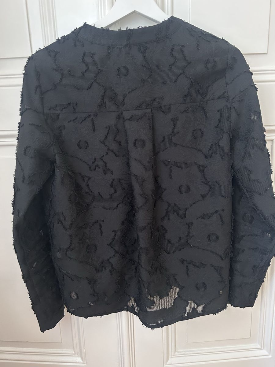 Caroll Camicette: Caroll, Blouse noire florale, Taille 38 – Usato da Genève venduto da Sarahchge 1