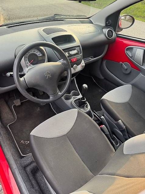 Autos: Peugeote 107 1.0 – Gebraucht aus Küttigen von aut_82sz 3