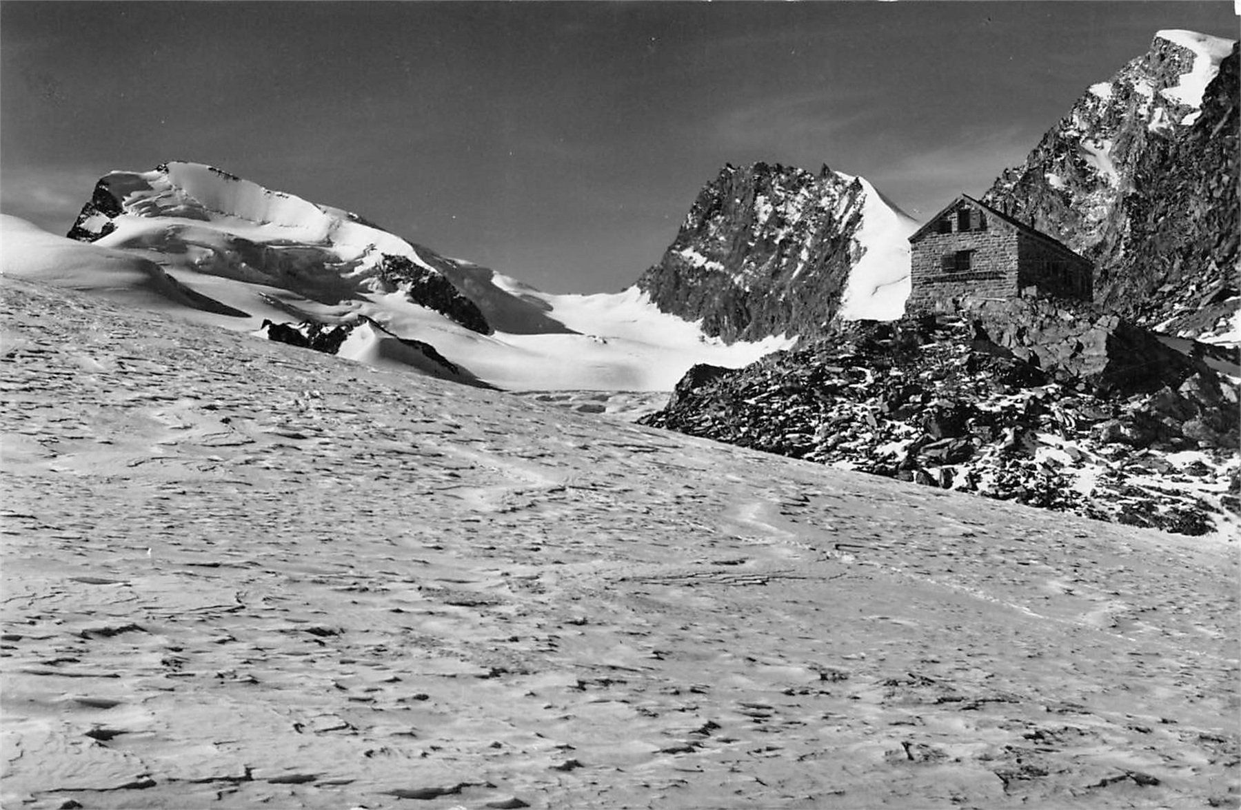 Cartes postales: Saas-Fee, Britannia-Hütte, E. Gyger – D'occasion à Ottikon b.Kemptth. par Neptun1974