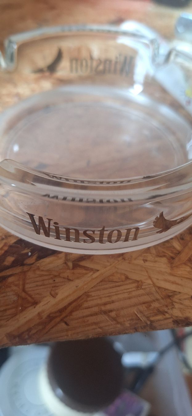 Cendriers: Aschenbecher Winston Glas neuwertig – Neuf (Voir description) à Luzern par Briefmarkentaube