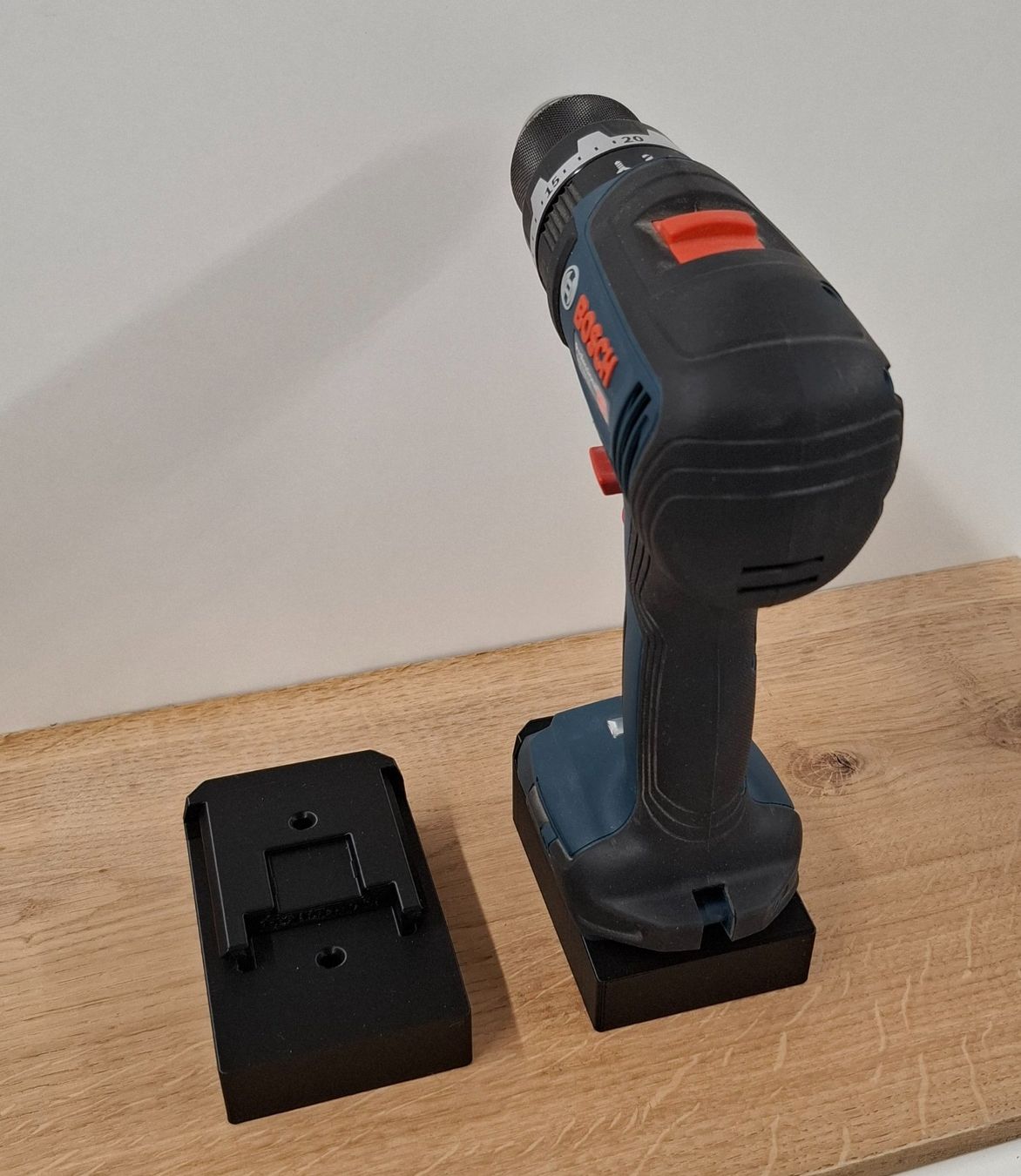 Bosch Tutti gli attrezzi: Bosch Maschinenhalter 18V Tool Halter Toolholder HOCH – Nuovo e nell'imballaggio originale da Zug venduto da marc.attinger 3