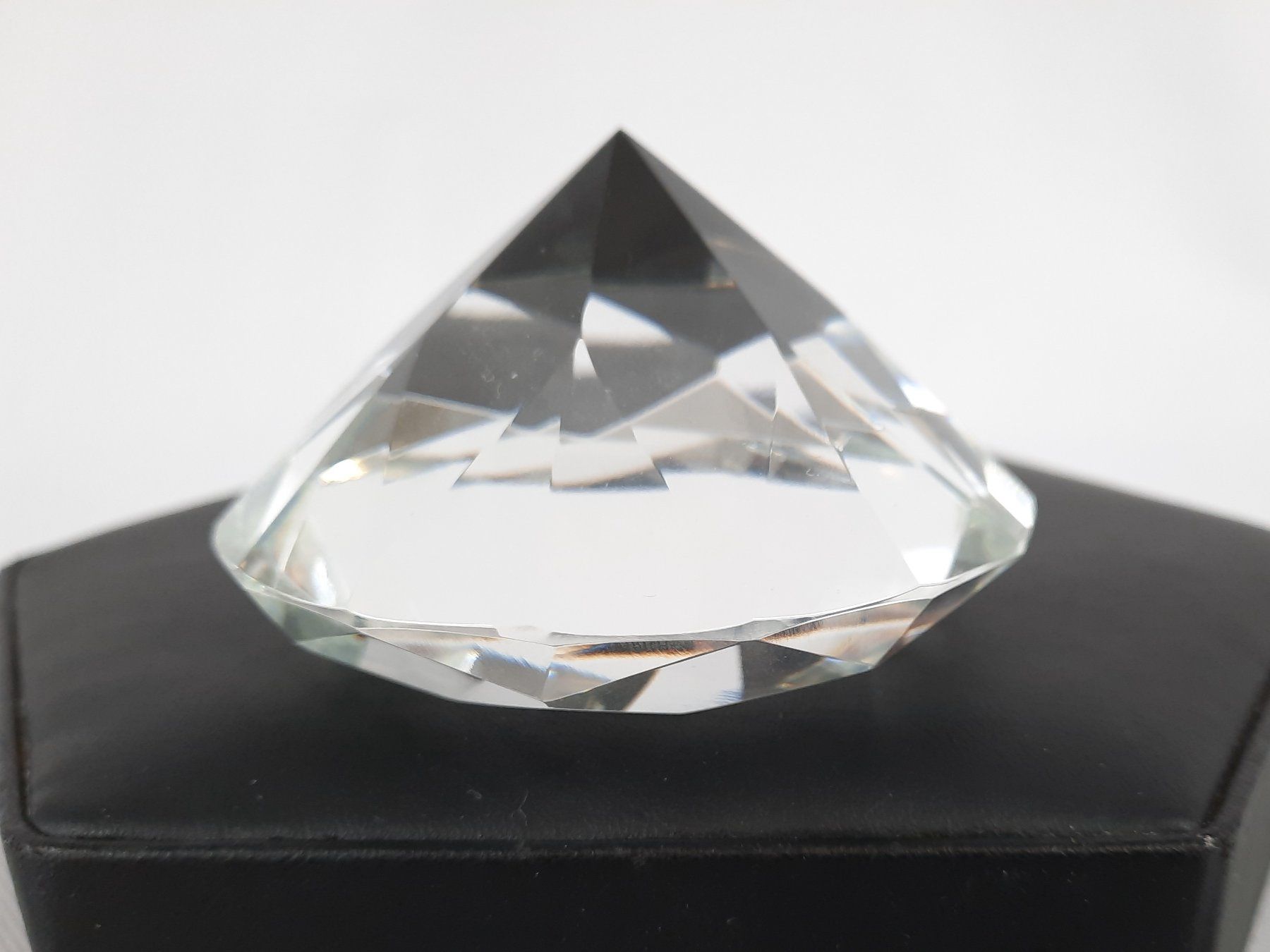 Gläser: 2 Glasdiamanten weiss – Gebraucht aus Beinwil am See von Restwert_Beinwil 1