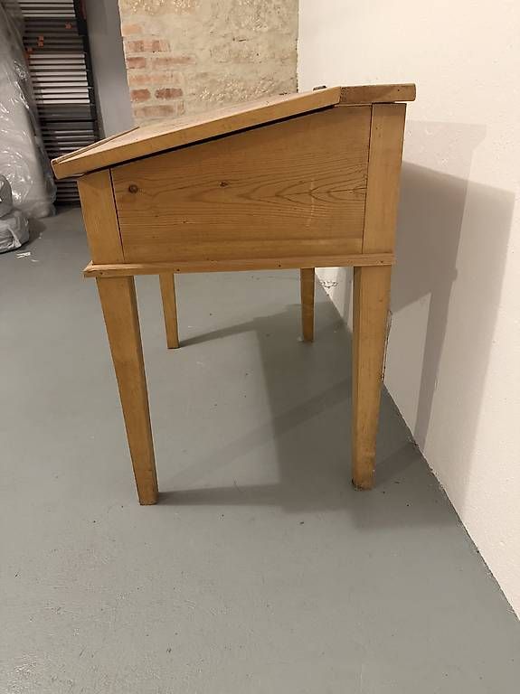 Schreibtische: Pult – Gebraucht aus Basel von dietschy77 2