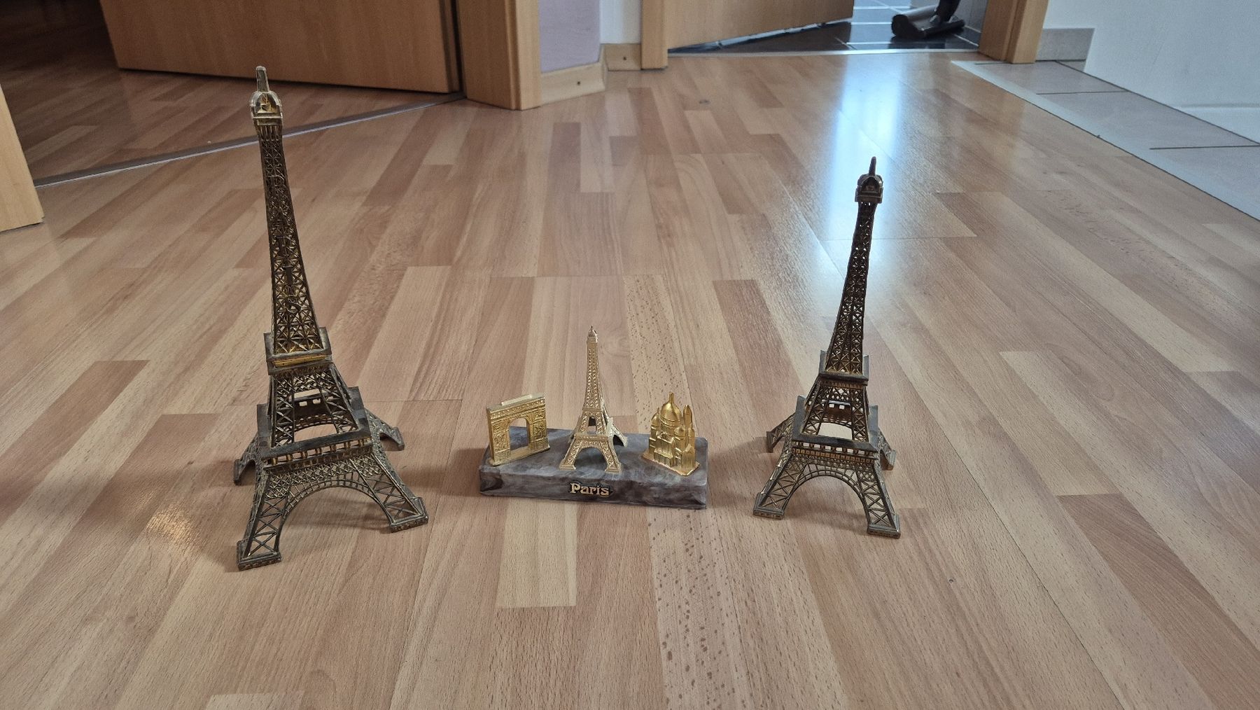 Alle Dekorationen: Paris Souvenirs – Gebraucht aus Kappel SO von jon_558w