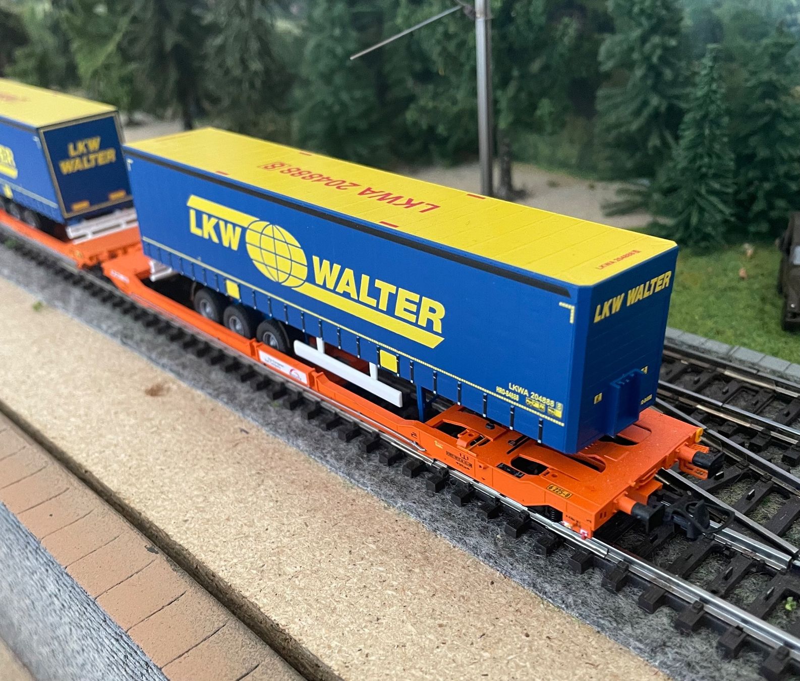 Roco Modellini di ferrovie: Roco 77393 Doppeltaschenwagen "LKW Walter" – Nuovo (secondo la descrizione) da Blumenstein venduto da Ritschi 1
