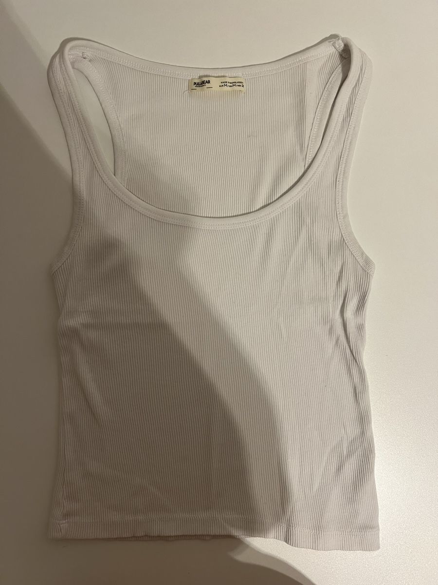 Pull&Bear Tops: grau, weiss und schwarze Tanktops Pull&Bear – Gebraucht aus Erlenbach von paulina.rad 4