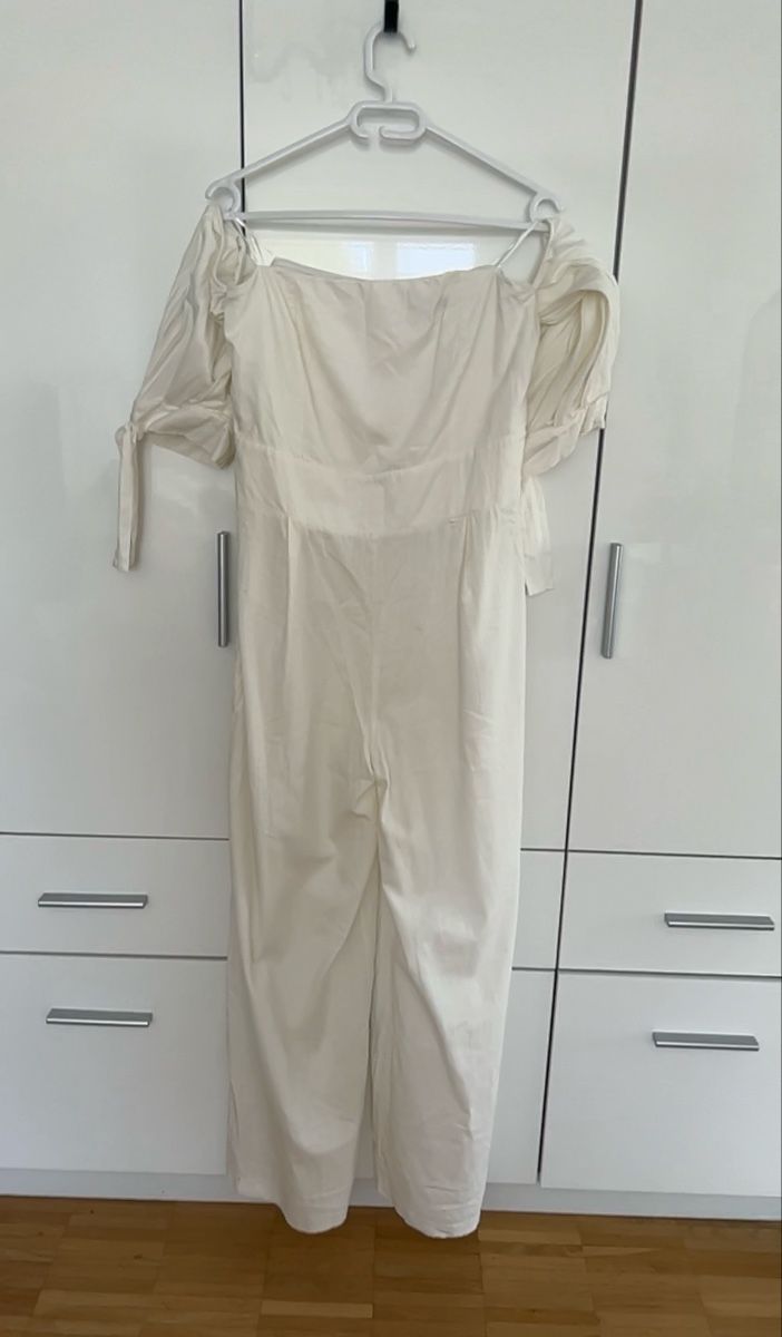 Jumpsuits: Jumpsuit weiss Grösse L mit Puffärmel – Neu (gemäss Beschreibung) aus Bremgarten AG von man_n68p