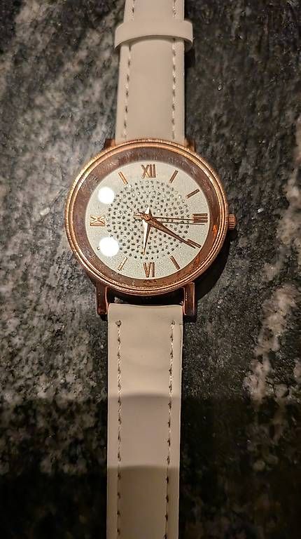Orologi: Modeschmuck Uhren – Usato da Wattenwil venduto da karinschaw 1