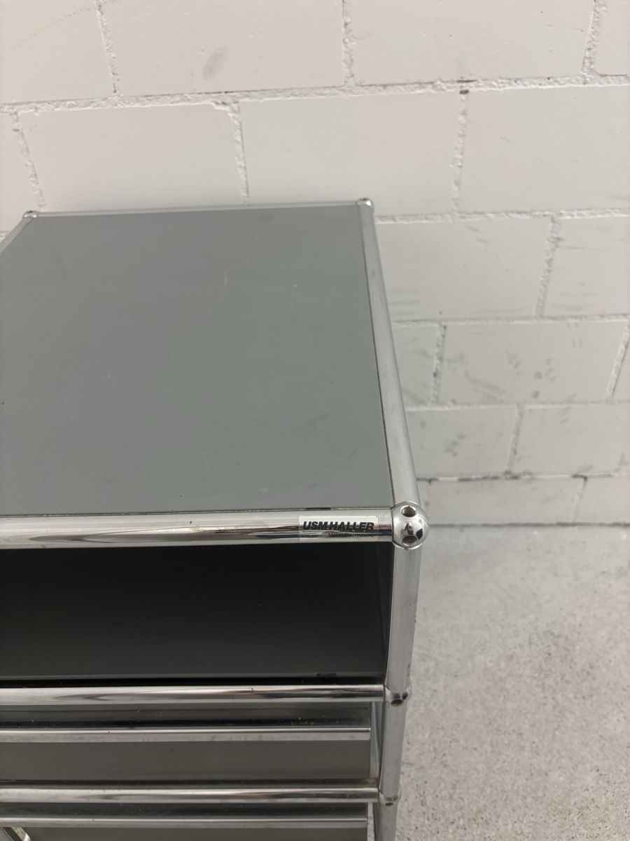 USM Banconi: USM Haller Rollcontainer, grau – Usato da Winterthur venduto da Mar22 5