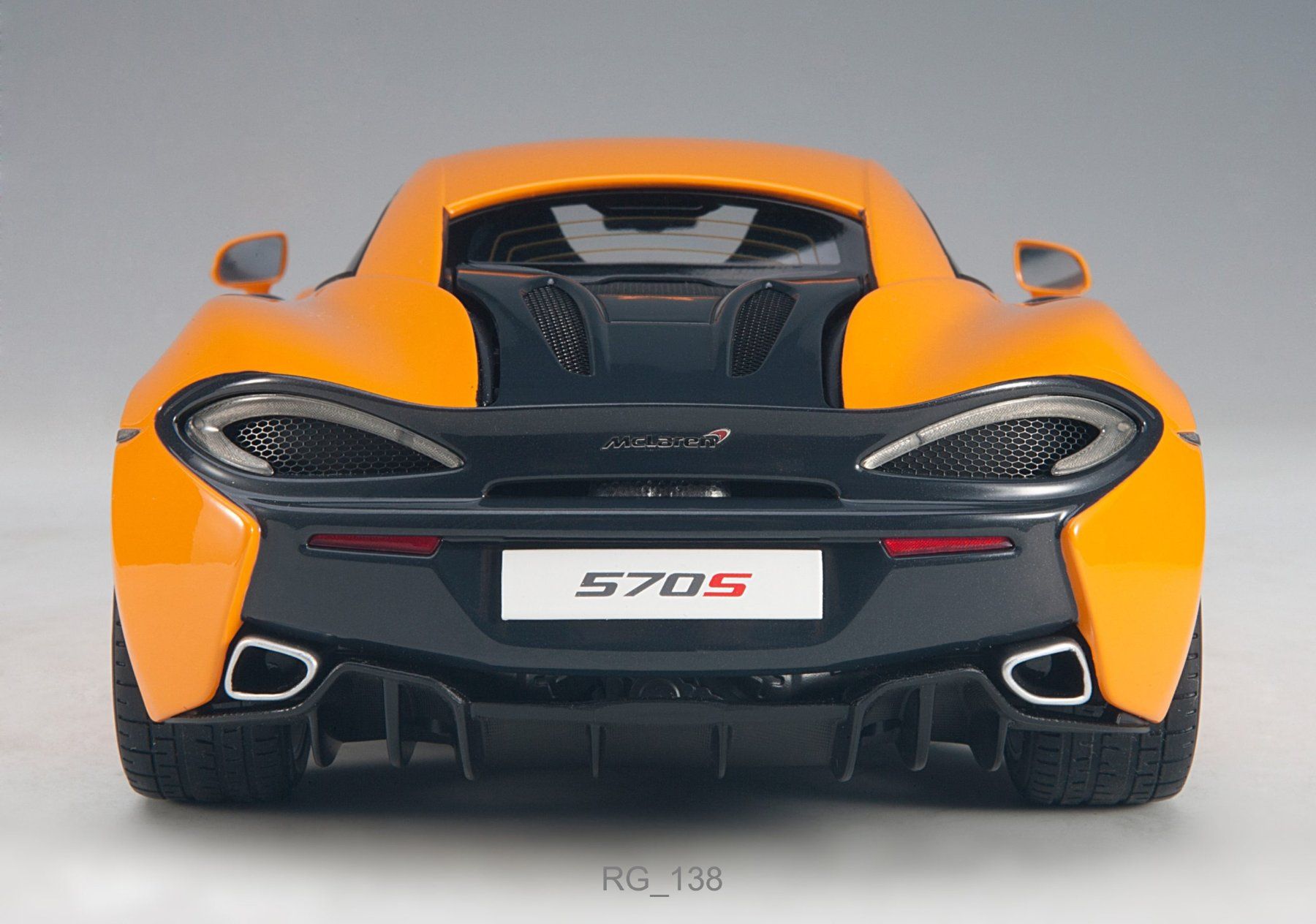 Autoart Modellautos: MCLaren 570S 1:18 – Neu und originalverpackt aus Ulisbach von mironebraska 5