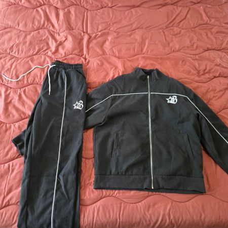 Tuta sportiva grigia unisex, taglia M - Perfetta per l'au...