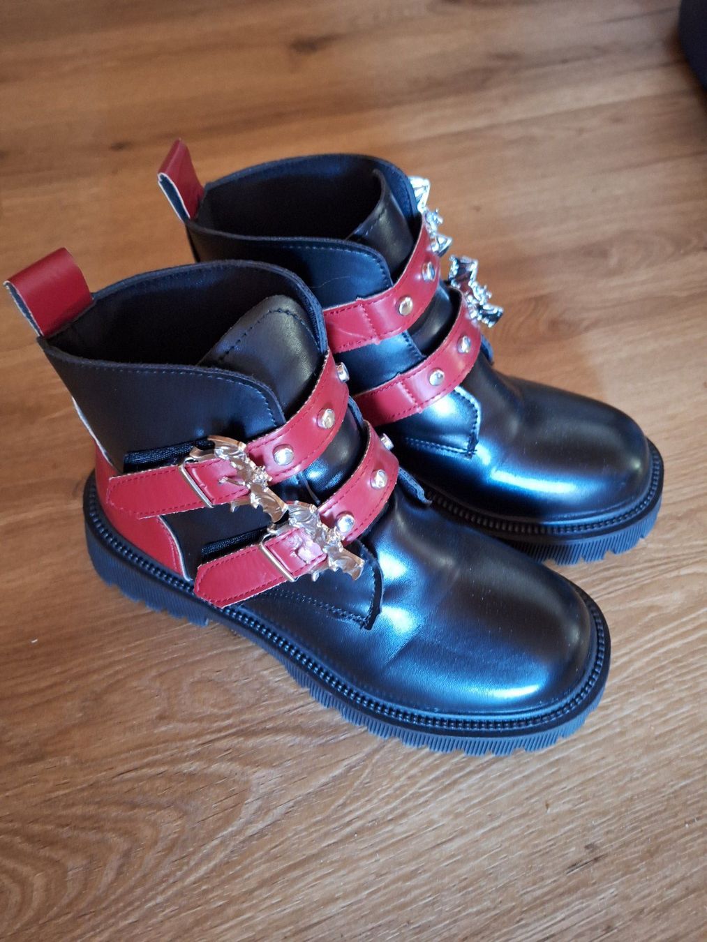 Damenschuhe: Stiefeletten – Gebraucht aus Alpthal von sch_q92t 1