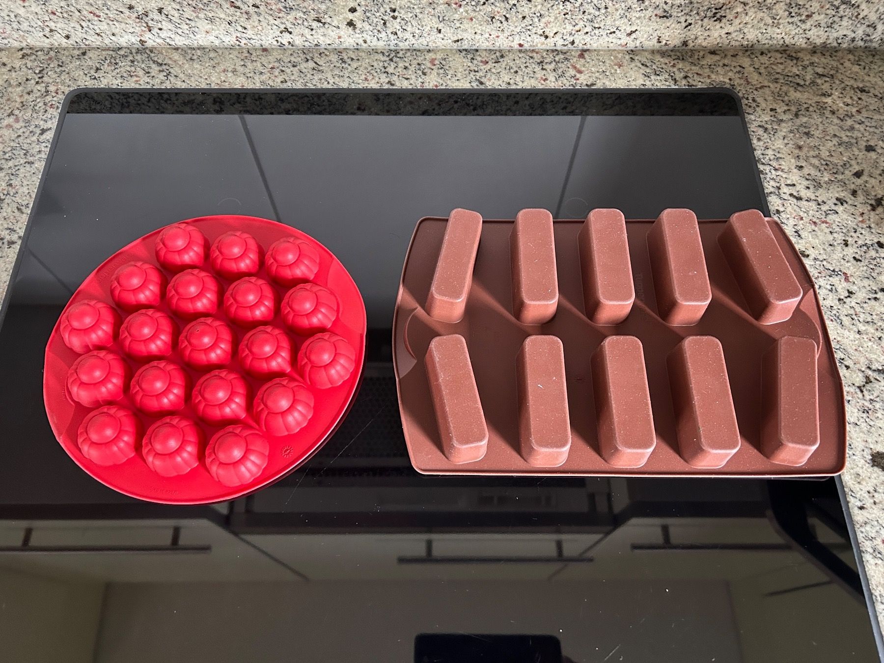 Tupperware Backformen: Neue Tupperware Silikon Backformen – Neu (gemäss Beschreibung) aus Beatenberg von buy2you 2