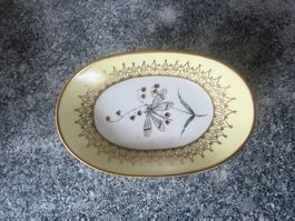 Schale gelb mit Insektenmotiv und Goldrand
