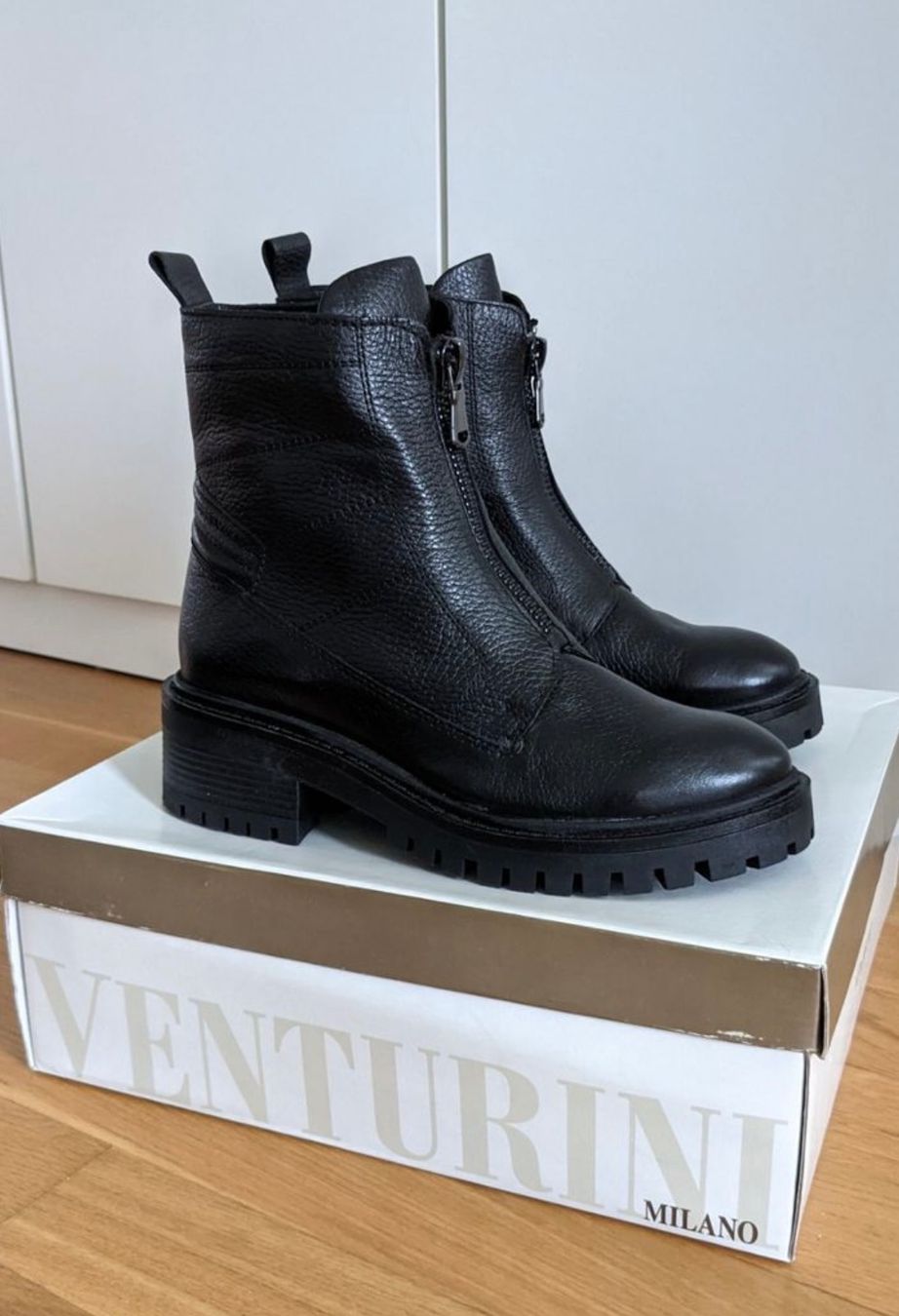 Scarpe da donna: Leder Stiefel Grösse 38 NEUE Stiefletten – Nuovo e nell'imballaggio originale da Winterthur venduto da EasyRS 1