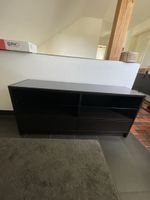 TV-Möbel / Lowboard schwarz mit Glasplatte und Glastablaren
