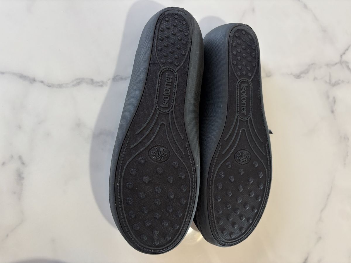 Hufschuhe: Pantoufle d’intérieur ISOTONER – Gebraucht aus Delémont von Vendeur_3 1