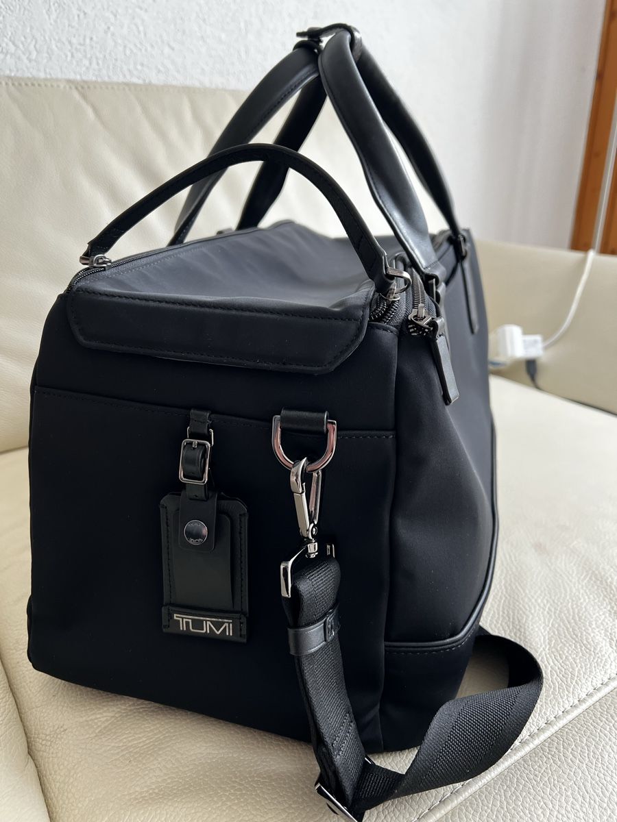 Tumi Borse: Tumi „Harrison Port Weekend Duffel“ – Nuovo (secondo la descrizione) da Niederwangen BE venduto da KFI 1