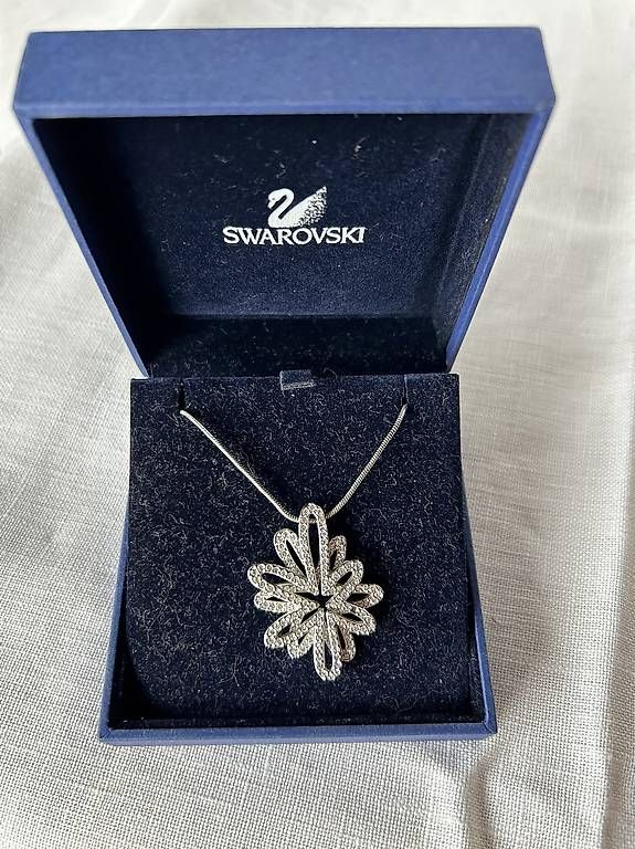 Altri gioielli: Collana e anello Swarovski  – Usato da magliaso venduto da rossella17 1