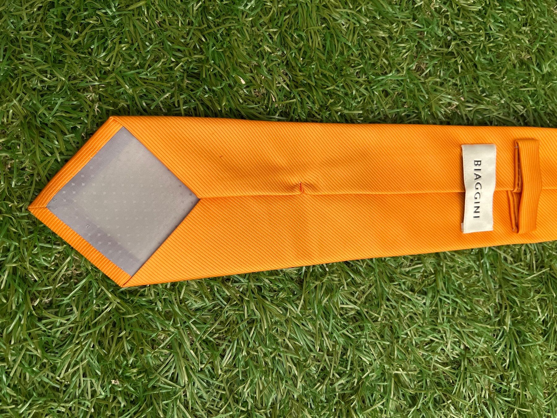 Cravatte: Elegante Krawatte in Orange – Usato da Madetswil venduto da Biker100 1