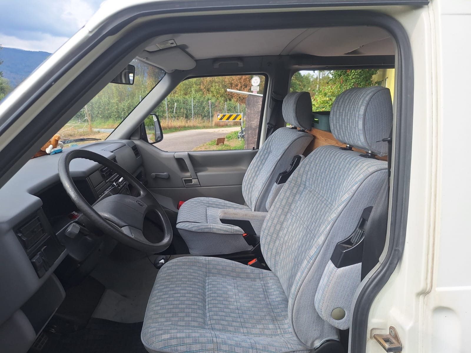VW Camping Fahrzeuge: VW T4 Multivan Camper – Gebraucht aus Gerolfingen von Seehof25 7