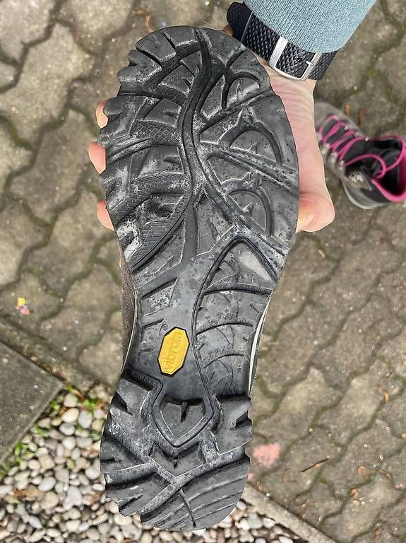 Scarpe da donna: Wanderschuhe Gr. 39.5 AKU – Usato da Birsfelden venduto da severinio 2