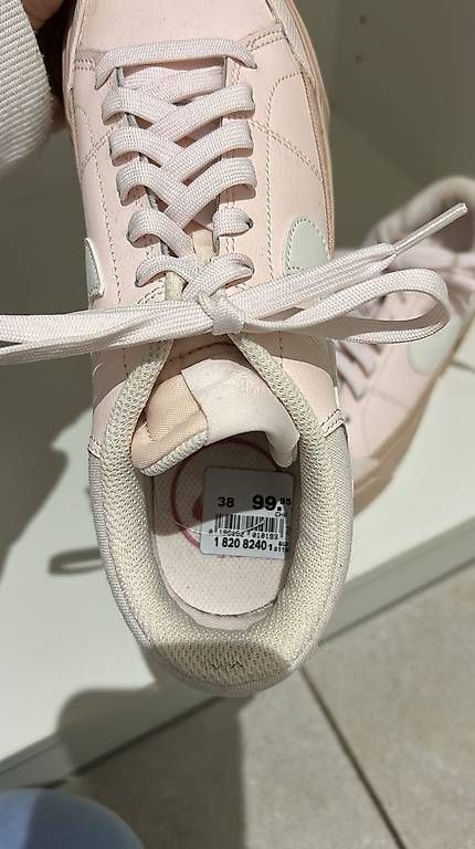 Scarpe da donna: Neue Nike -Schuhen rosa – Usato da Wil SG venduto da smu_l76j 2