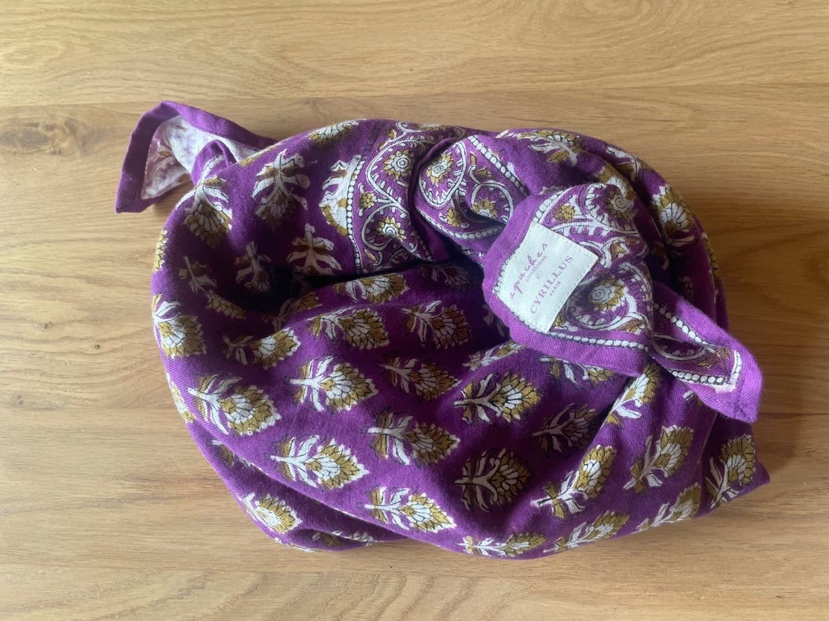 Cyrillus Foulard & Sciarpe: Foulard Cyrillus – Usato da Schüpfheim venduto da Nussbaum_4 2