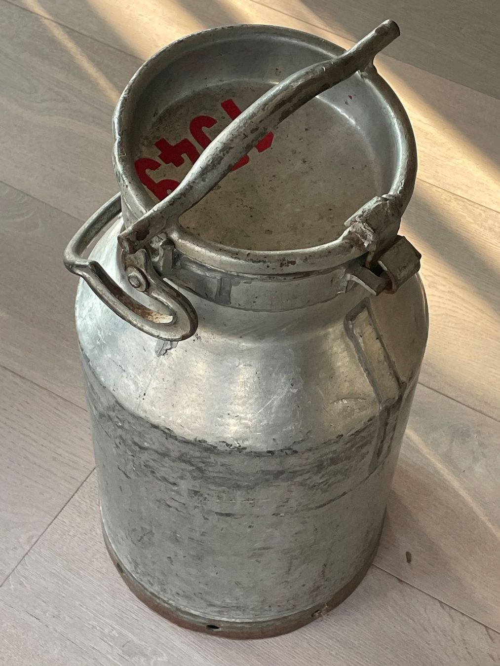 Schweizer Armee Agricoltura: Alte Schweizer Milchkanne mit Bügelverschluss – Usato da Volketswil venduto da rubin74 5