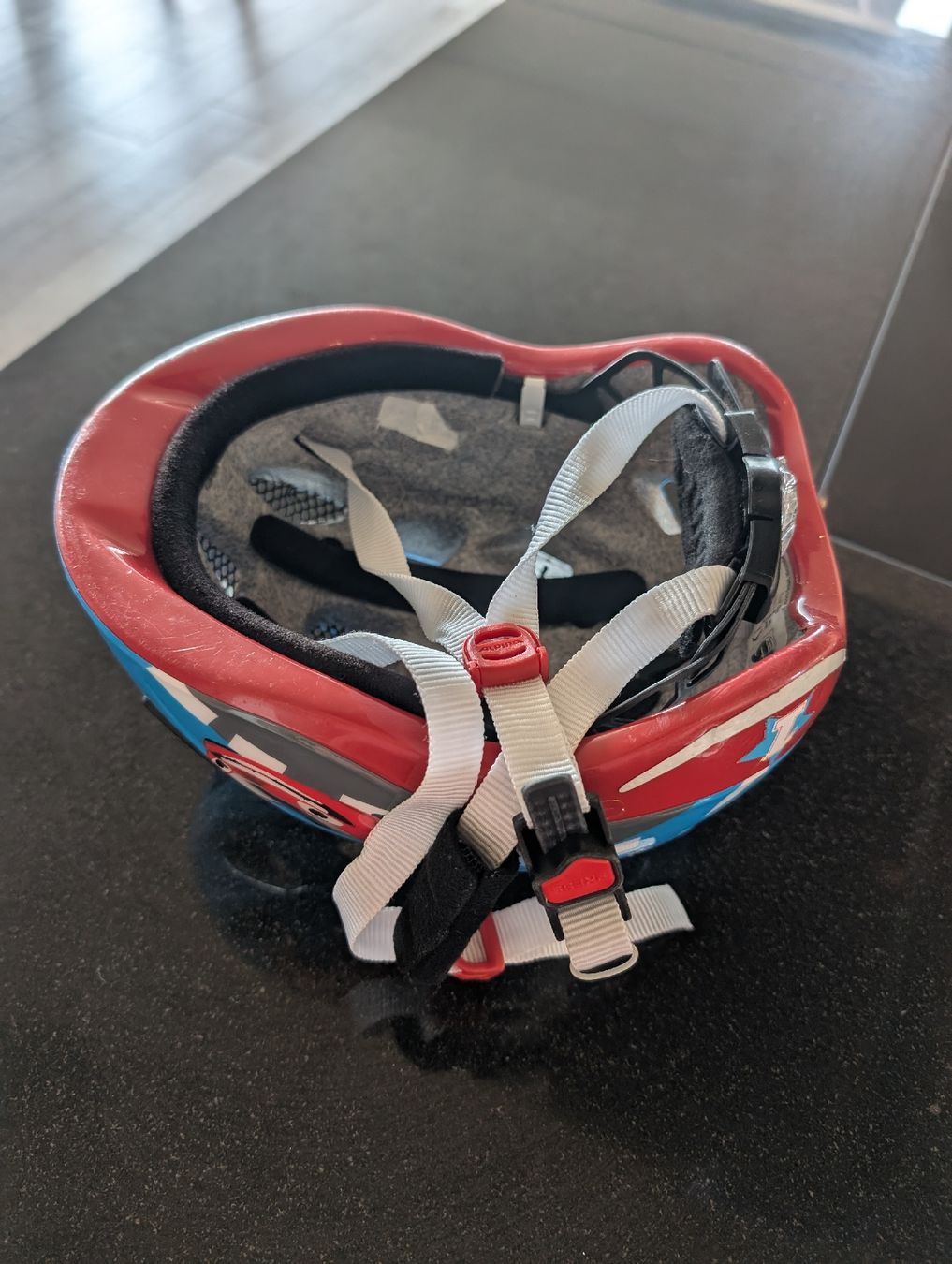 Alpina Caschi: Alpina Kinder Velohelm Grösse 47-51cm – Usato da Merenschwand venduto da lorelei-05 2