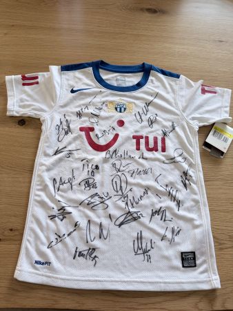 FC Zürich Trikot Gr. S mit Autogrammen von vielen Spielern!