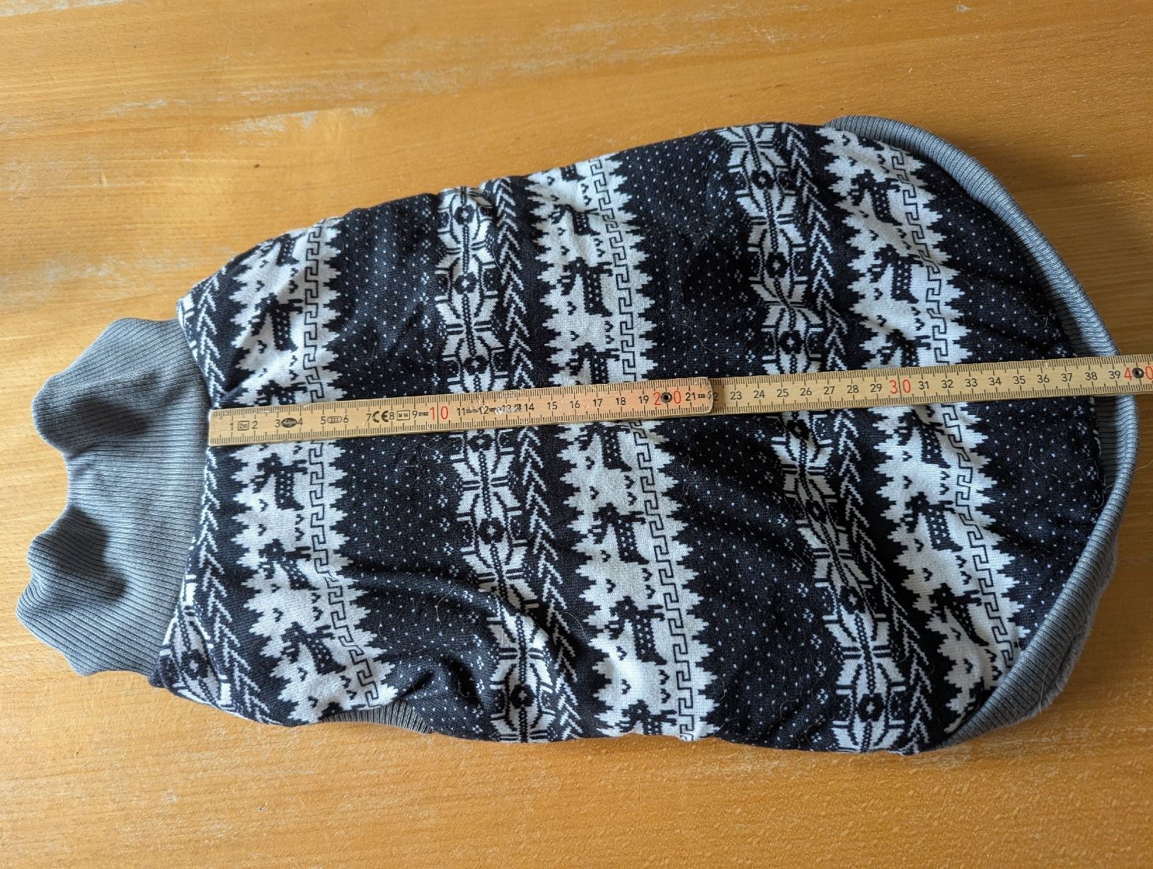 Abbigliamento: Hunde Pullover Grösse S – Usato da Hinterkappelen venduto da Laurasybilla