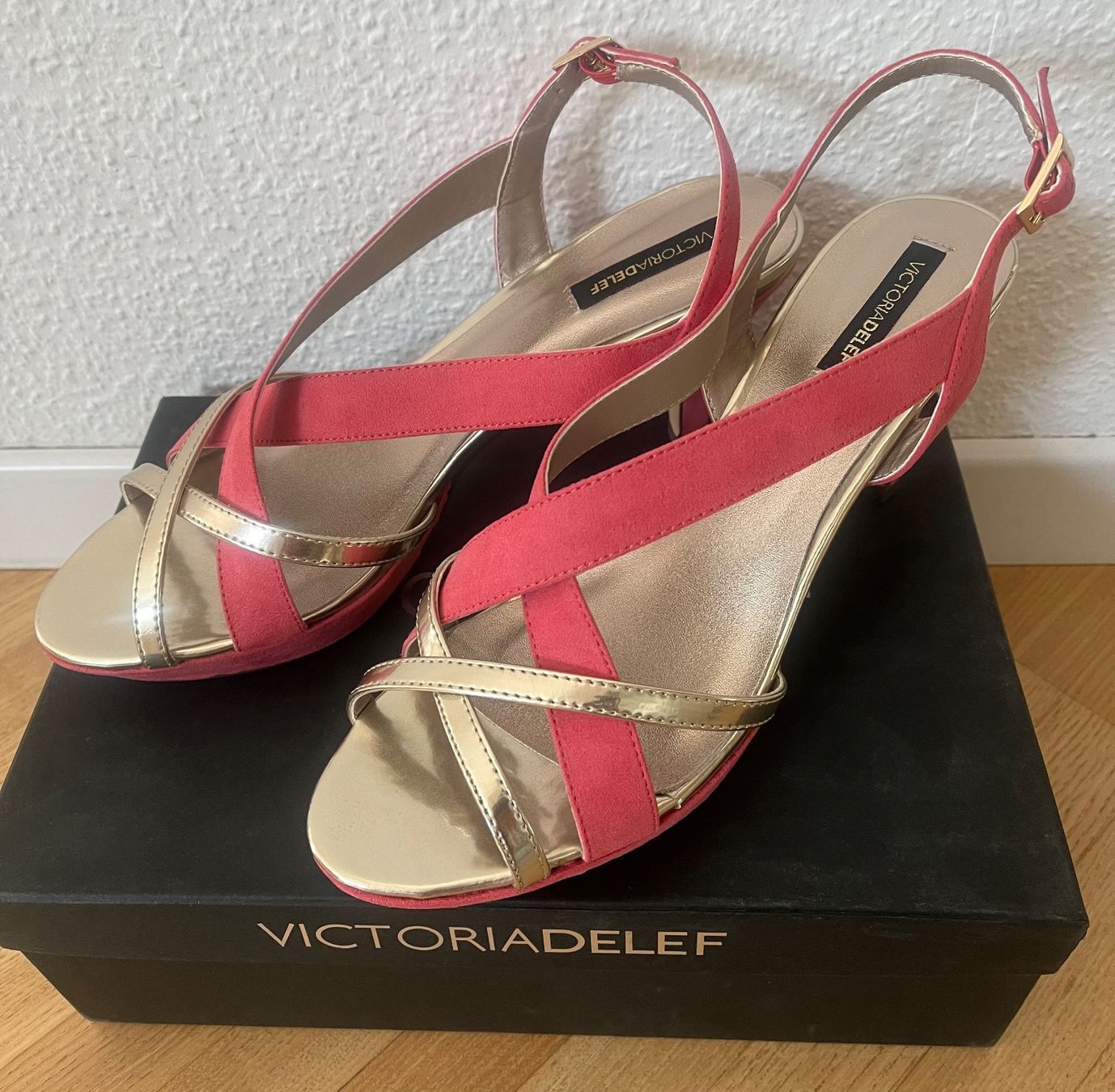Damenschuhe: Damen Sandale / Absatzsandale Grösse 40 NEU – Neu und originalverpackt aus Zürich von mad_lwl6