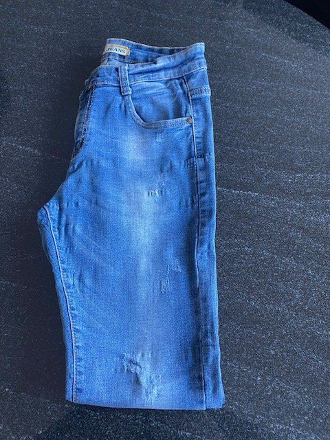 Jeans: blaue Jeans, Gr. 40 – Gebraucht aus Ergisch von July64 2