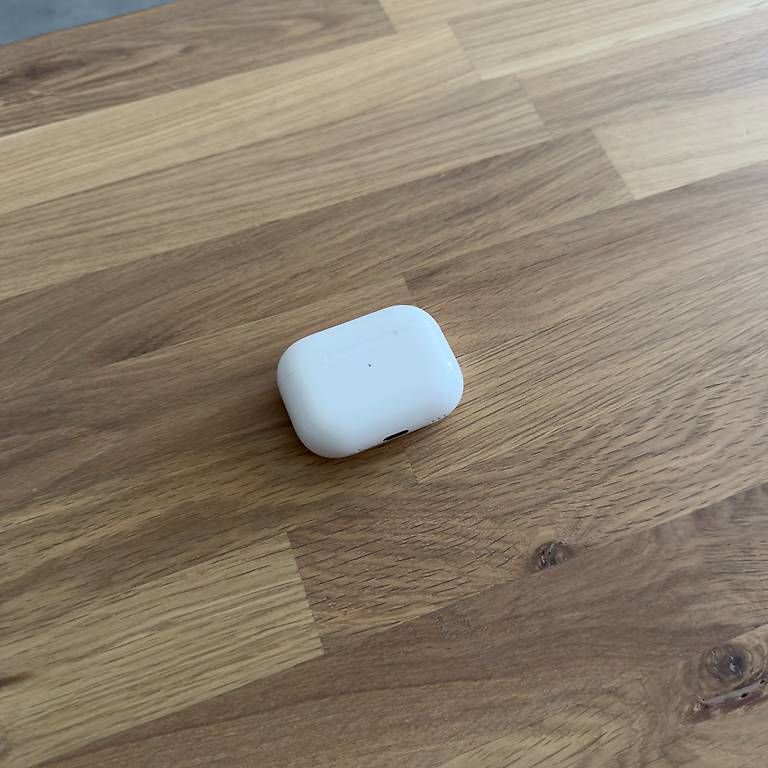 Apple Cuffie: Apple AirPods Pro 2 Ladecase (USB-C) – Usato da Widen venduto da flavio_marchi 1