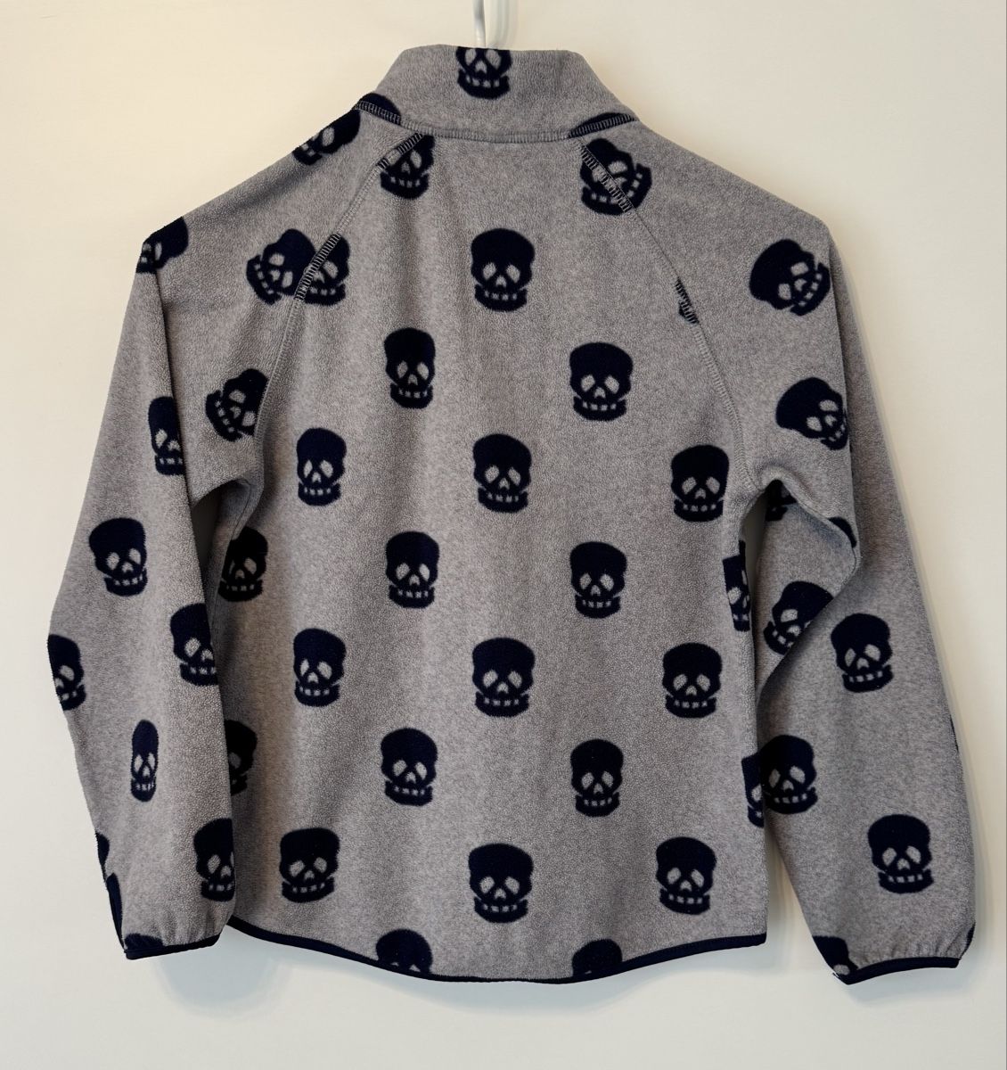 H&M Maglioni & Felpe: Coole Fleece Jacke Gr. 122/128 – Usato da Flumenthal venduto da Krajan 1